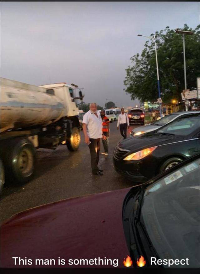 j j rawlings directs traffic on Accra prampram road