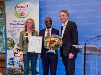 Dr Sam Essiamah receives award